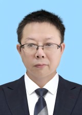 余大鹏-蓝底.jpg